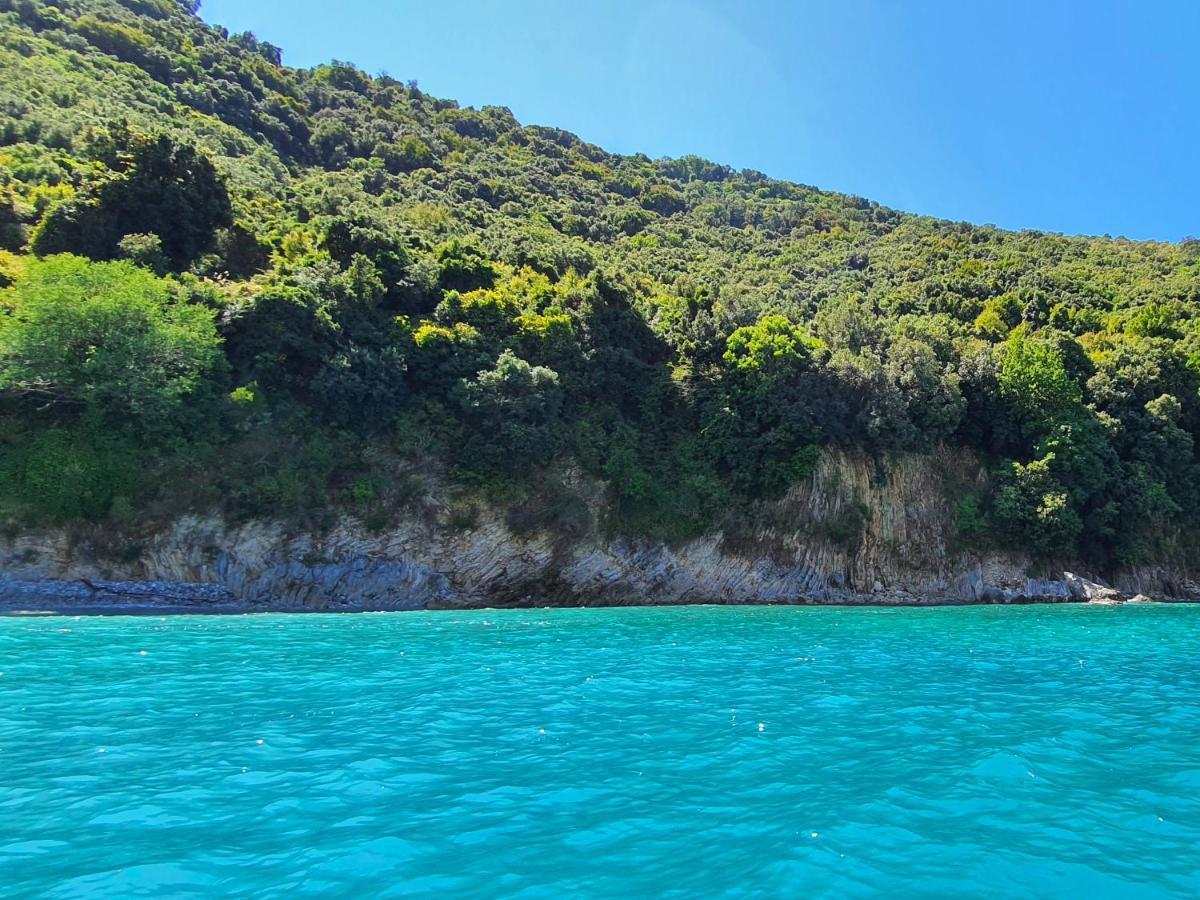 Villa Smeralda Sarande Luaran gambar