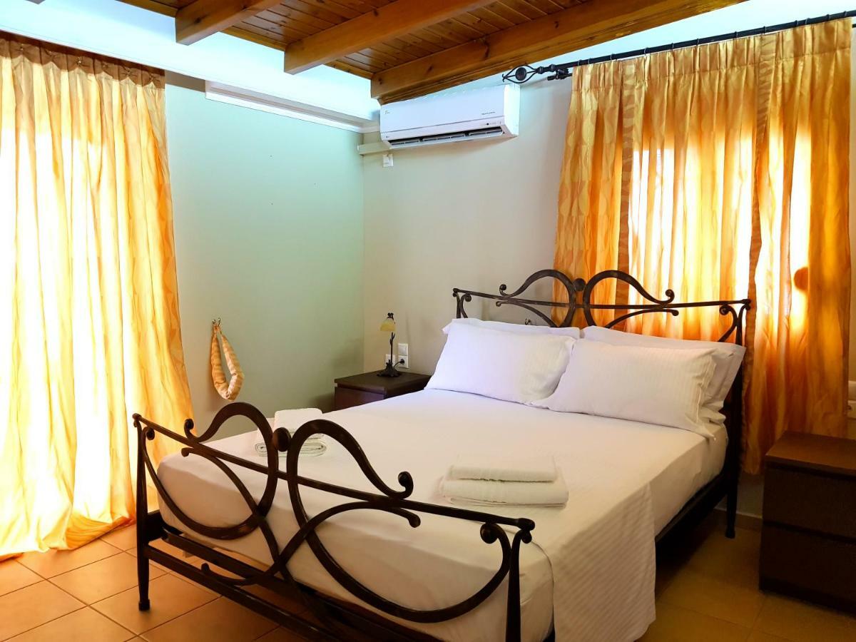 Villa Smeralda Sarande Luaran gambar